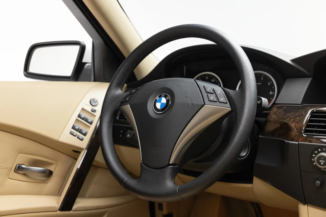 2004 BMW E60 545i & 550i Sedan - Image 10 of 21