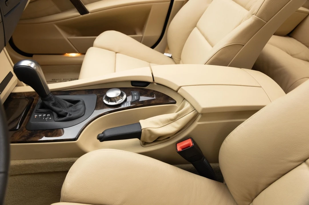 2004 BMW E60 545i & 550i Sedan - Image 18 of 21