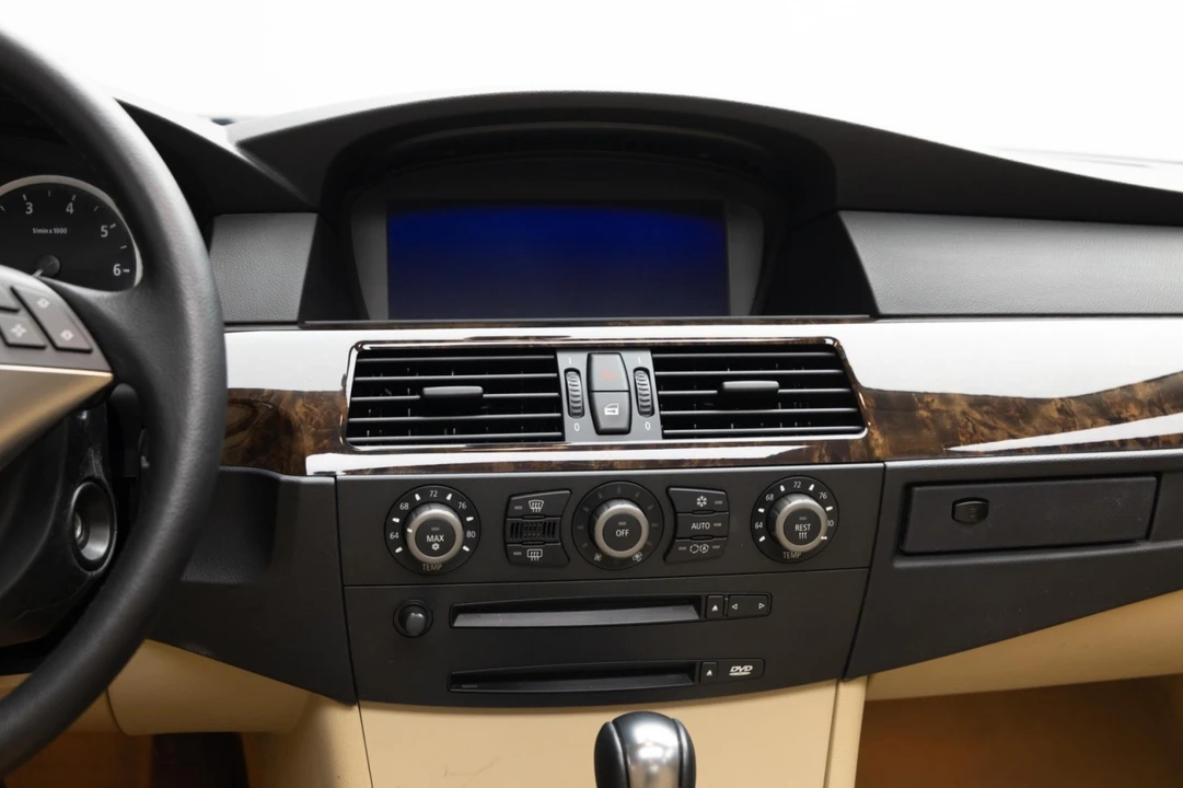 2004 BMW E60 545i & 550i Sedan - Image 16 of 21