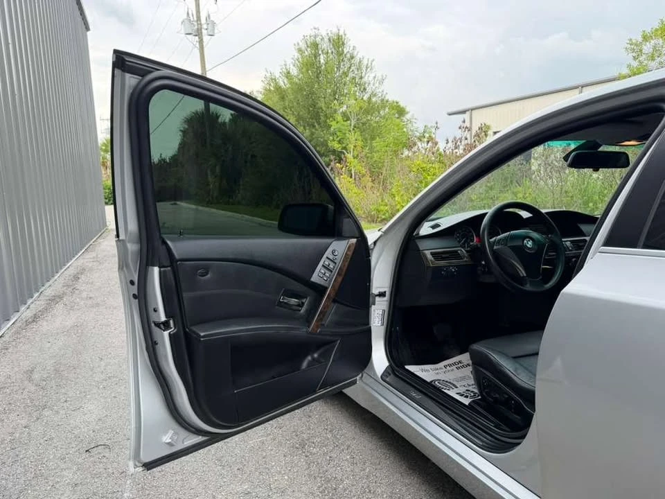 2004 BMW E60 545i & 550i Sedan - Image 7 of 20