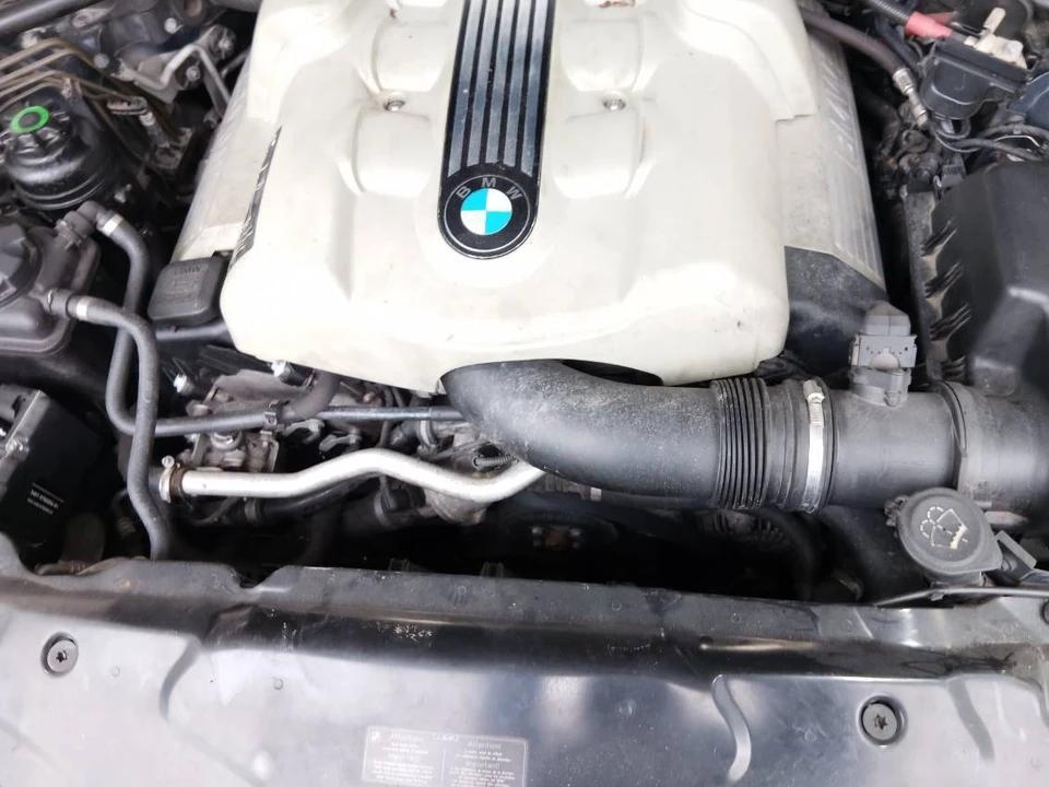 2004 BMW E60 545i & 550i Sedan - Image 7 of 18