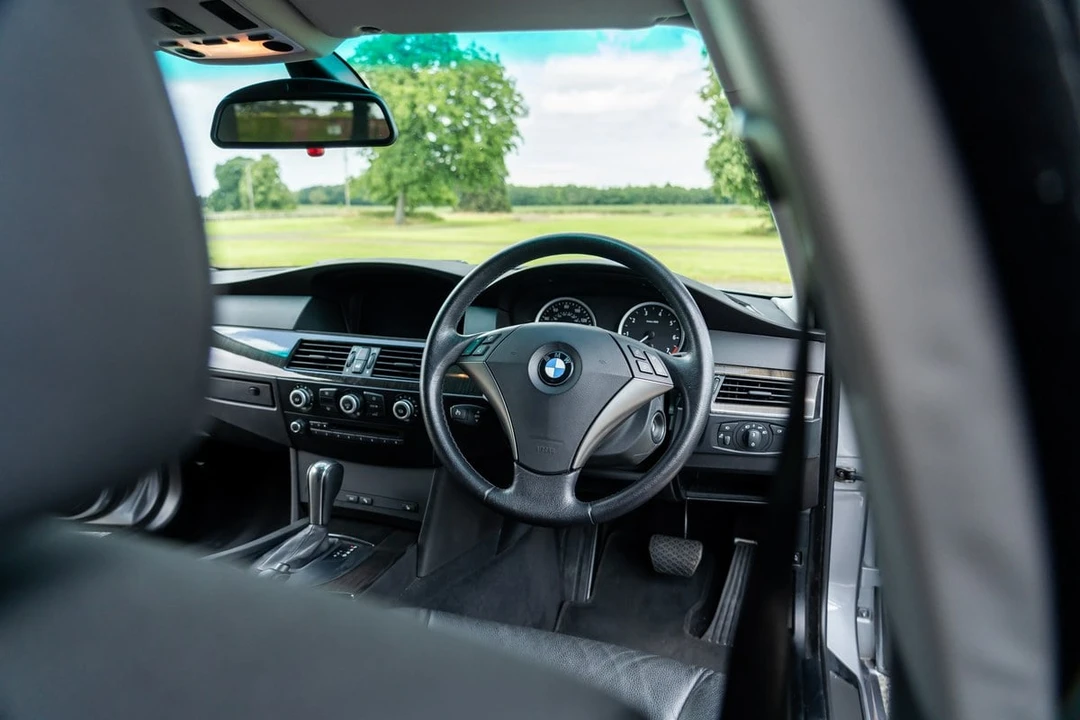 2004 BMW E60 545i & 550i Sedan - Image 15 of 30