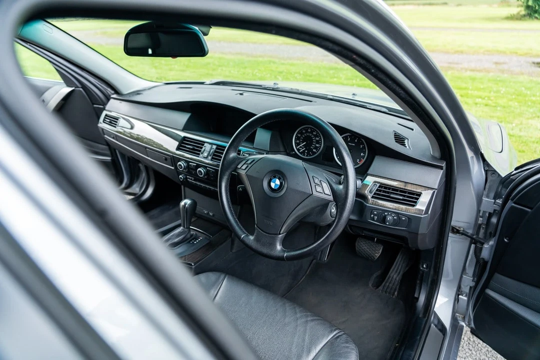 2004 BMW E60 545i & 550i Sedan - Image 16 of 30