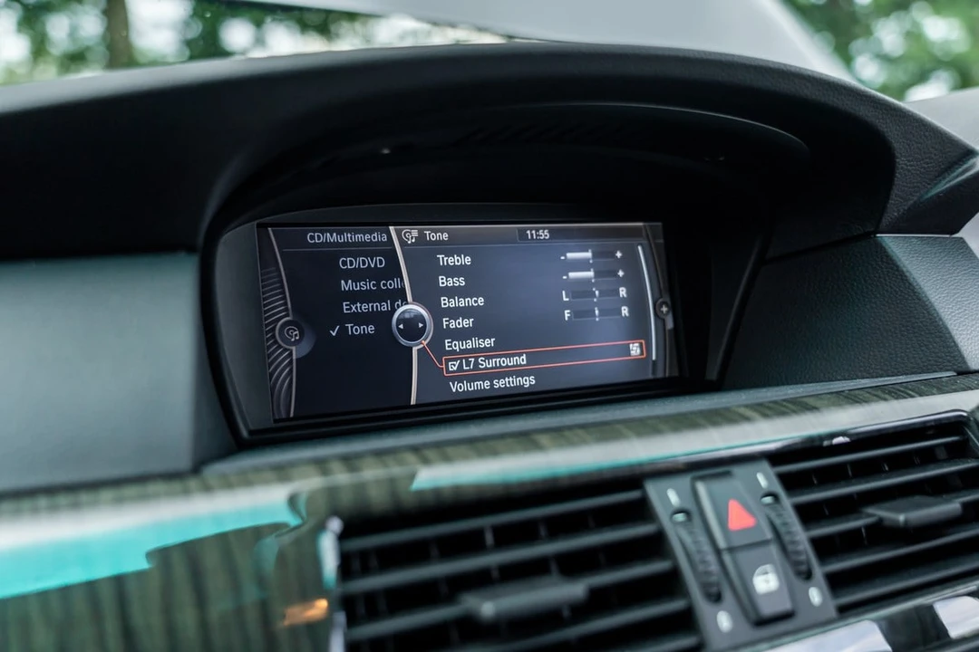 2004 BMW E60 545i & 550i Sedan - Image 21 of 30