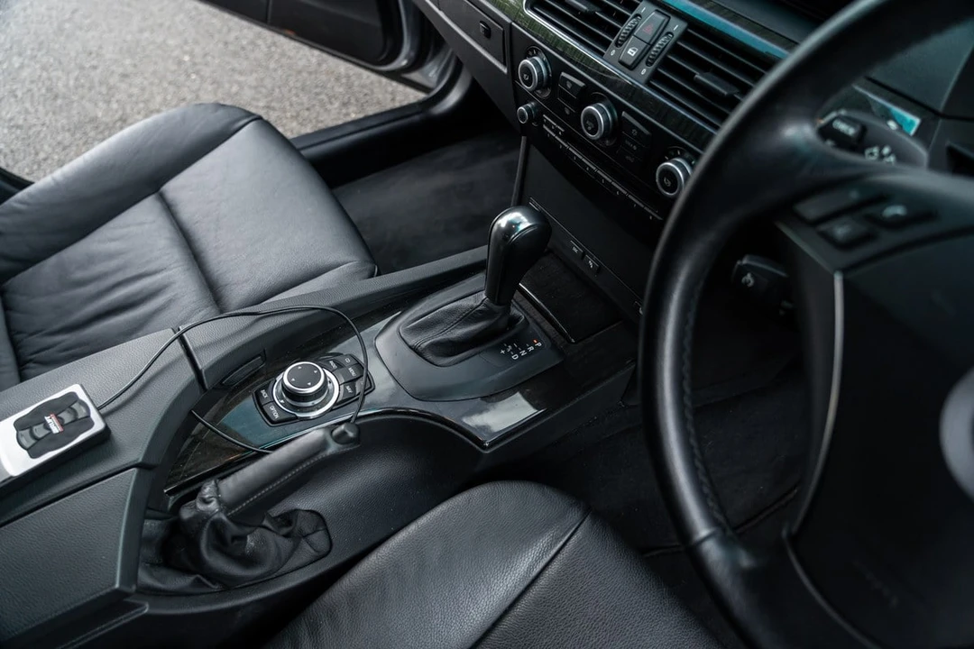 2004 BMW E60 545i & 550i Sedan - Image 23 of 30