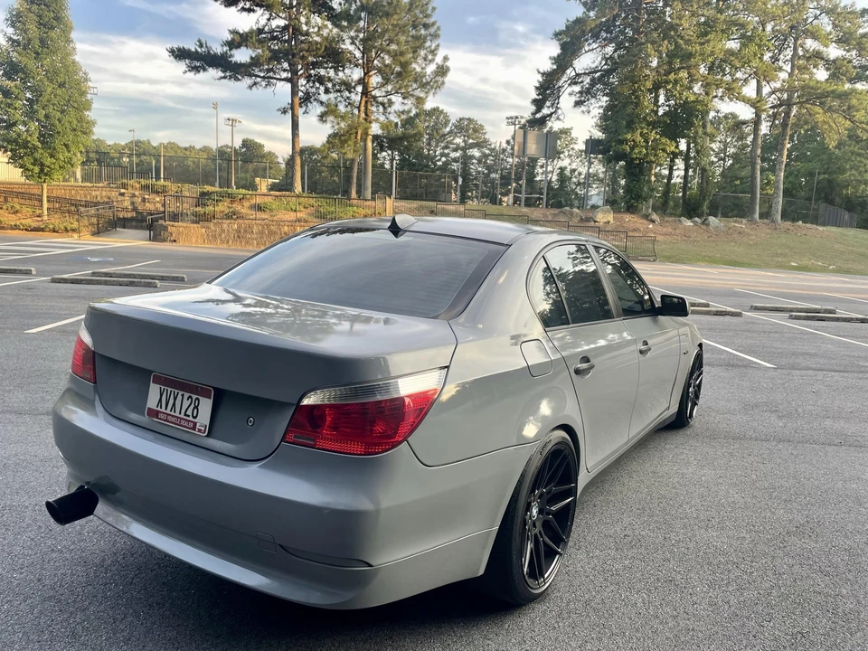 2004 BMW E60 545i & 550i Sedan - Image 19 of 31