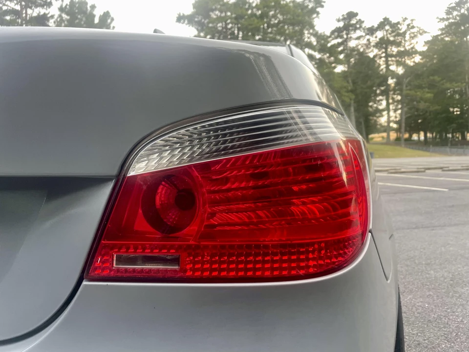 2004 BMW E60 545i & 550i Sedan - Image 29 of 31