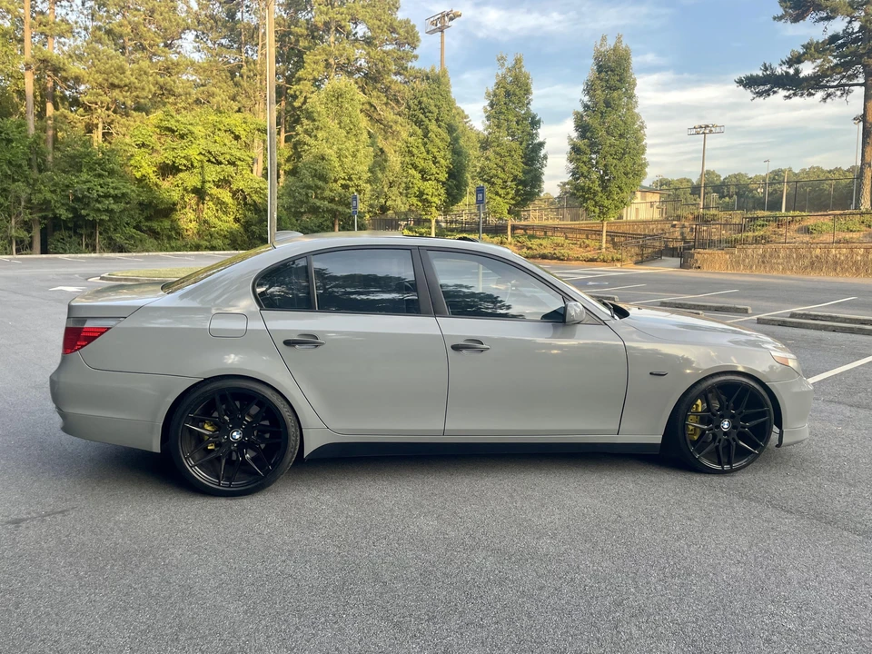 2004 BMW E60 545i & 550i Sedan - Image 20 of 31