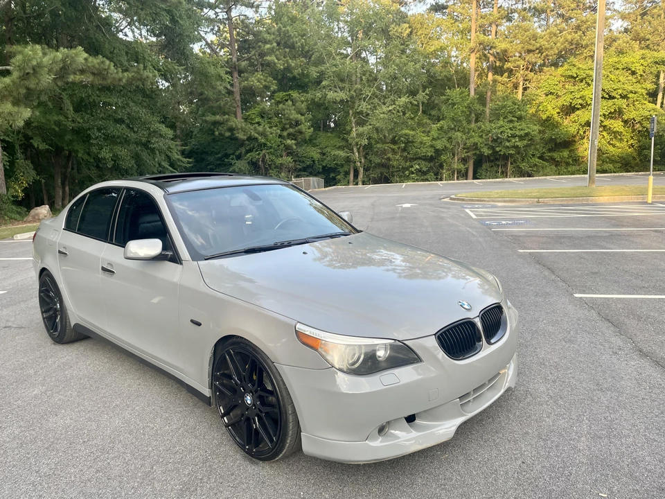 2004 BMW E60 545i & 550i Sedan - Image 21 of 31