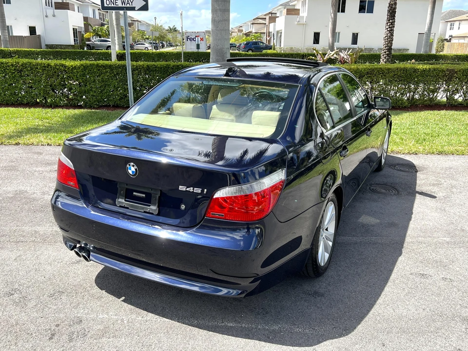 2004 BMW E60 545i & 550i Sedan - Image 19 of 31