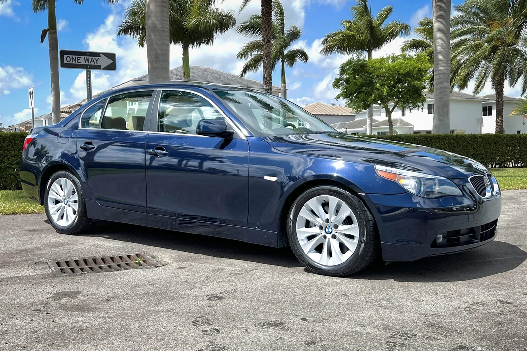 2004 BMW E60 545i & 550i Sedan - Image 2 of 31