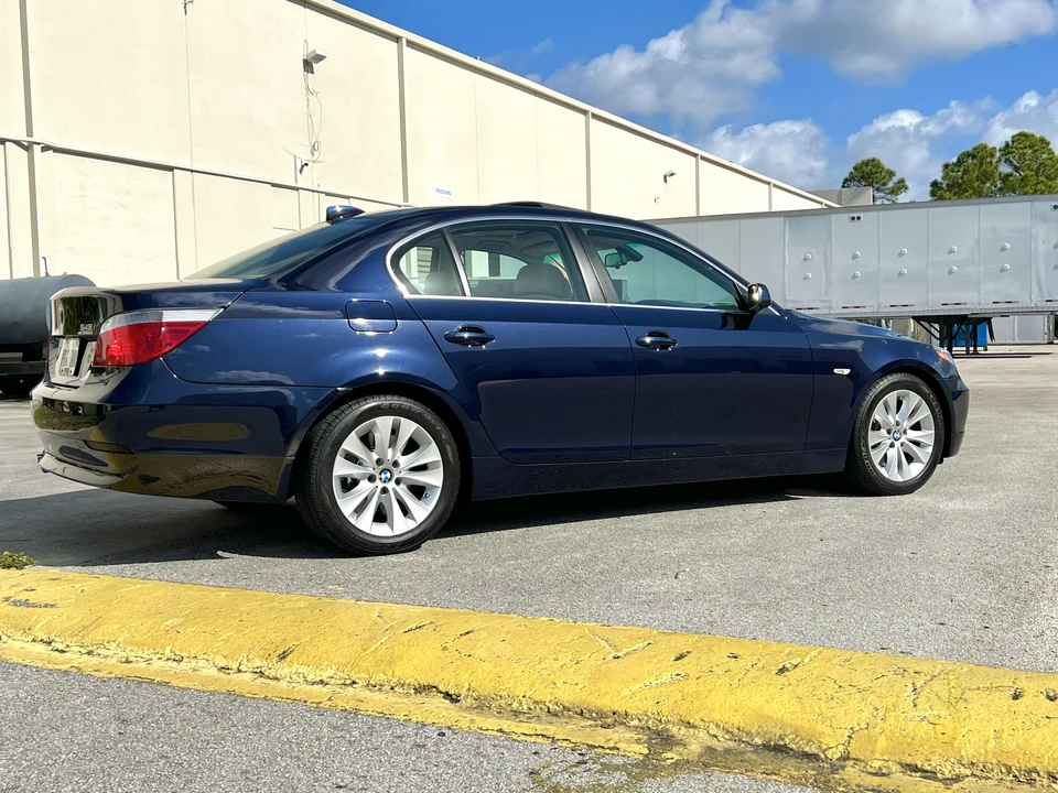 2004 BMW E60 545i & 550i Sedan - Image 23 of 31