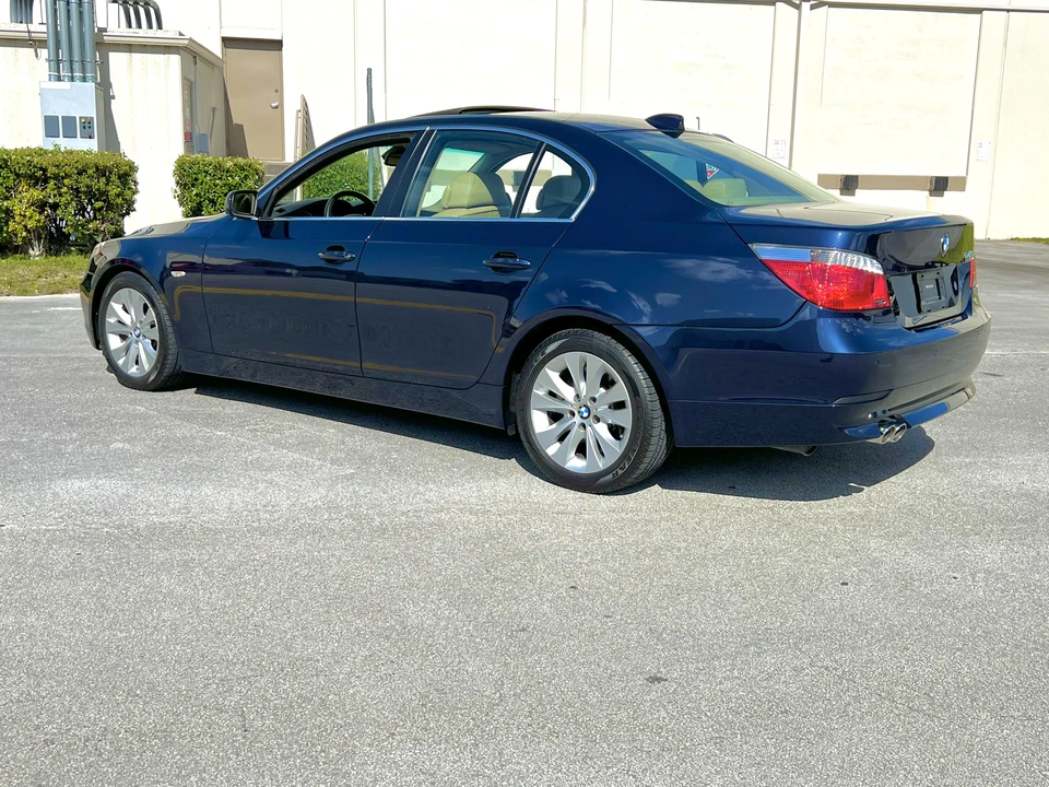 2004 BMW E60 545i & 550i Sedan - Image 14 of 31