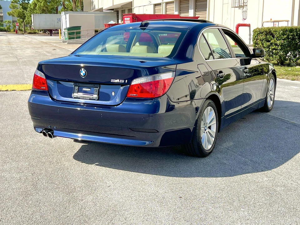 2004 BMW E60 545i & 550i Sedan - Image 17 of 31