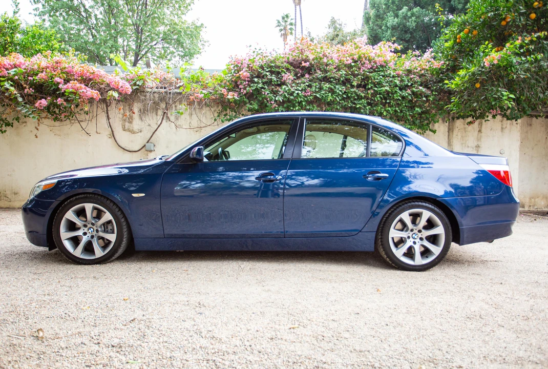 2004 BMW E60 545i & 550i Sedan - Image 7 of 31