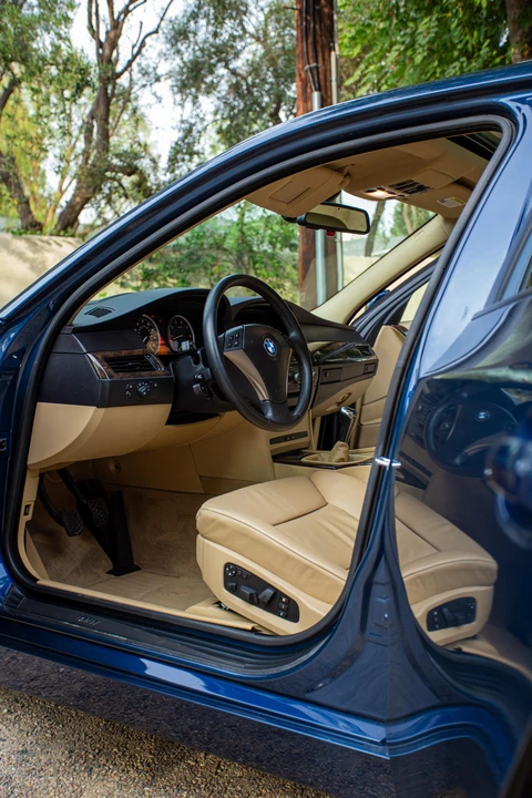 2004 BMW E60 545i & 550i Sedan - Image 30 of 31
