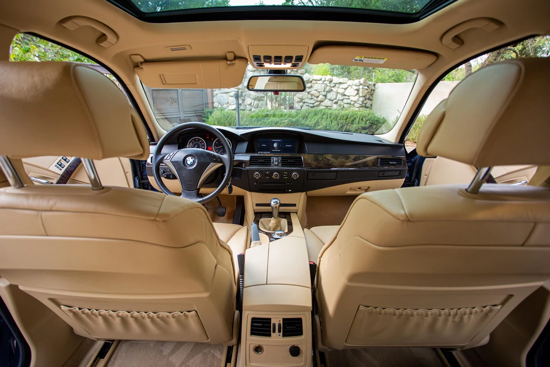 2004 BMW E60 545i & 550i Sedan - Image 24 of 31