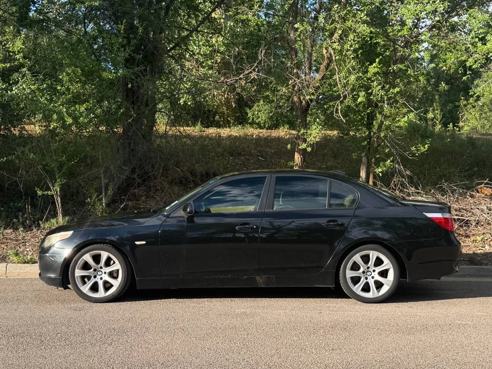 2004 BMW E60 545i & 550i Sedan - Image 2 of 13