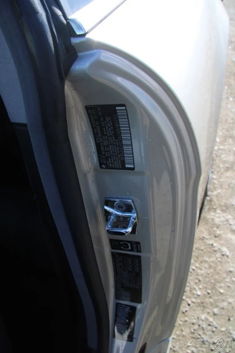 2004 BMW E63/E64 645Ci & 650i - Image 13 of 21