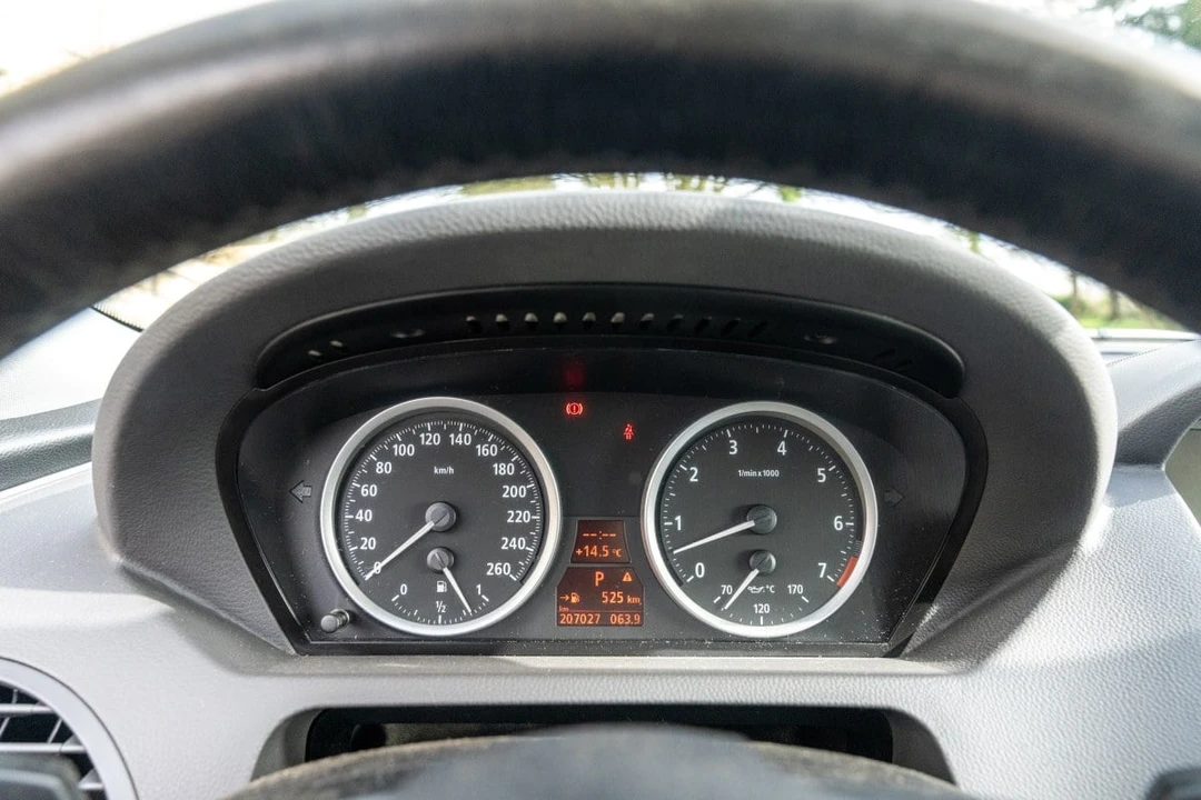 2004 BMW E63/E64 645Ci & 650i - Image 26 of 31