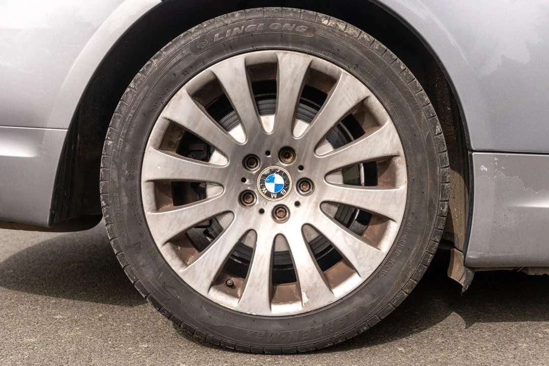 2004 BMW E63/E64 645Ci & 650i - Image 9 of 31