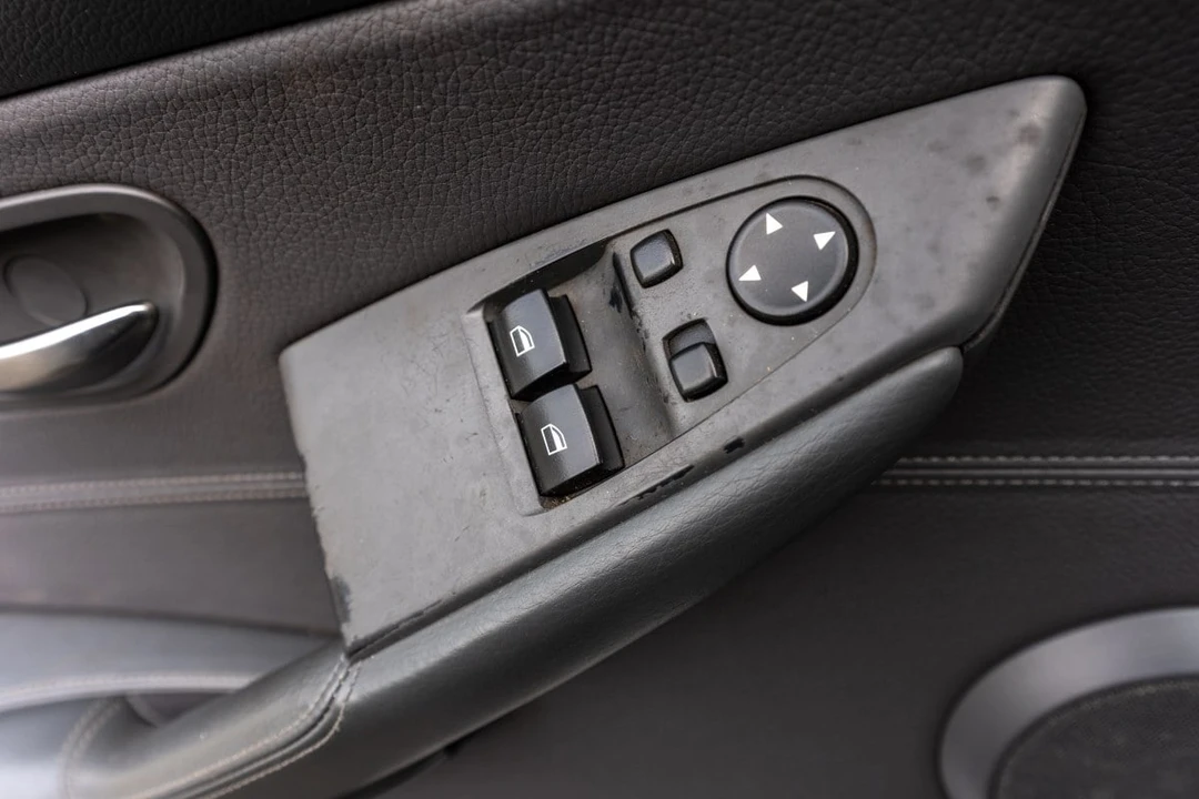 2004 BMW E63/E64 645Ci & 650i - Image 22 of 31