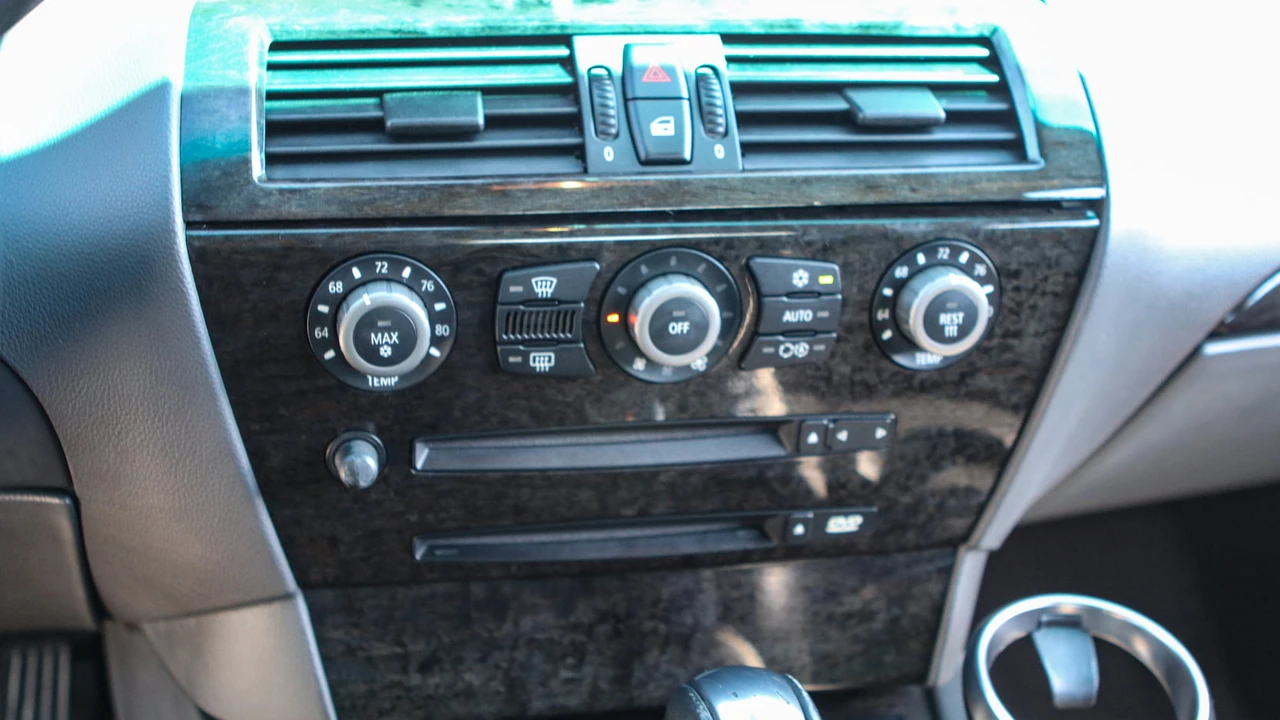 2004 BMW E63/E64 645Ci & 650i - Image 15 of 31