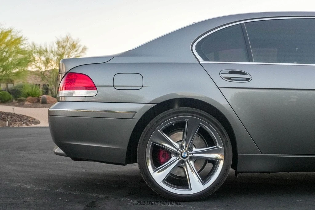 2004 BMW E65/E66 750i & 760i Sedan - Image 10 of 12