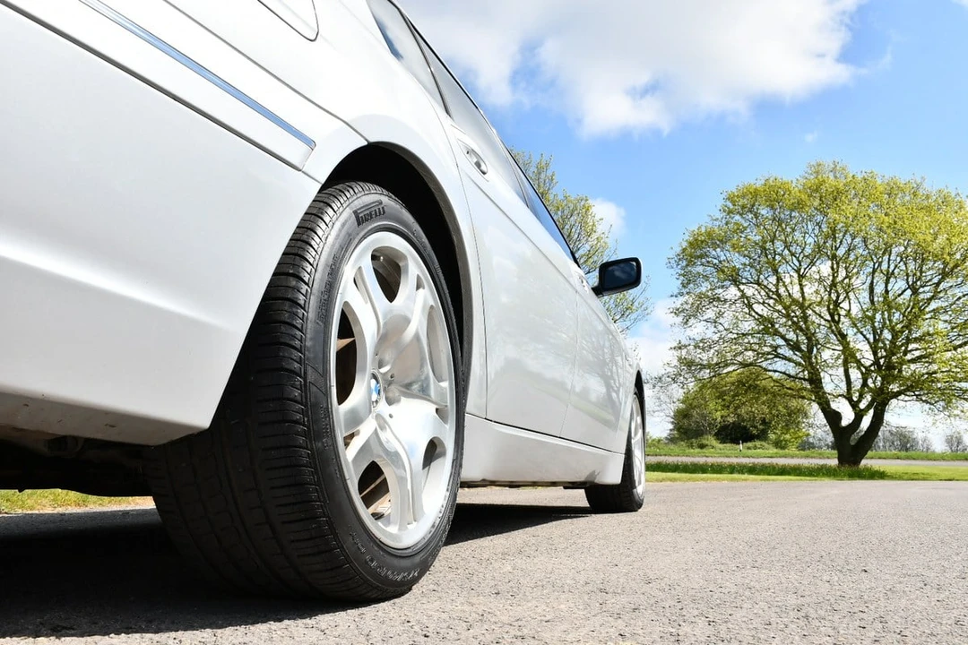 2004 BMW E65/E66 750i & 760i Sedan - Image 14 of 30