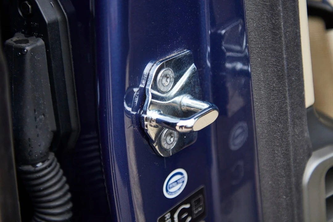 2004 BMW Alpina B7 - Image 26 of 30