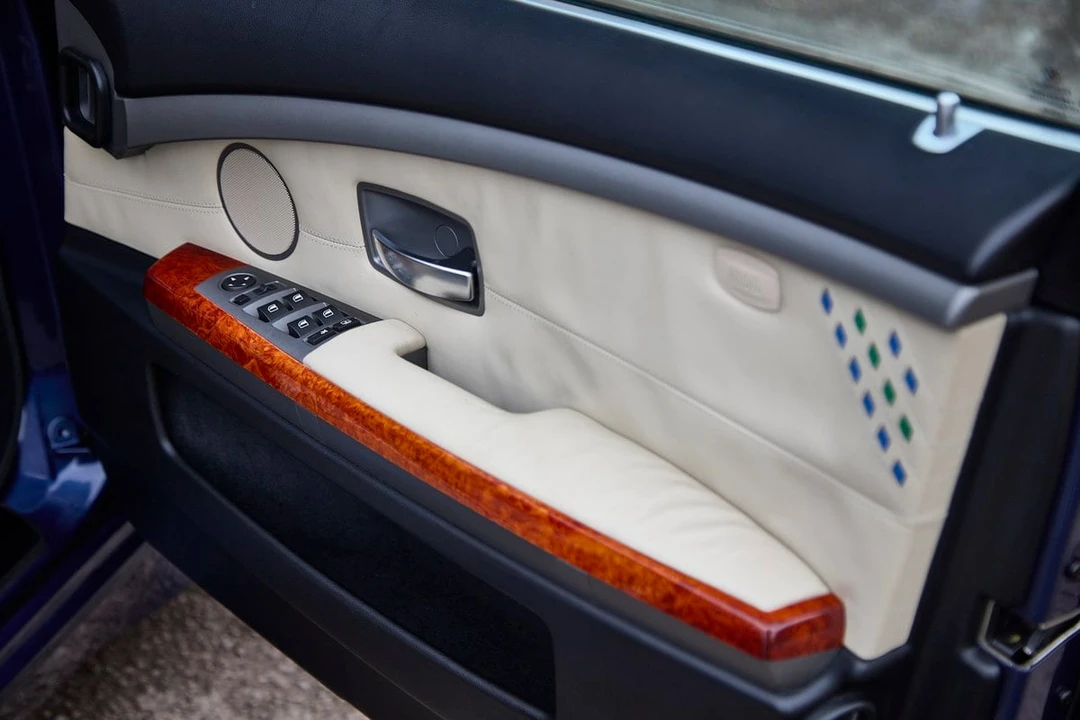 2004 BMW Alpina B7 - Image 23 of 30