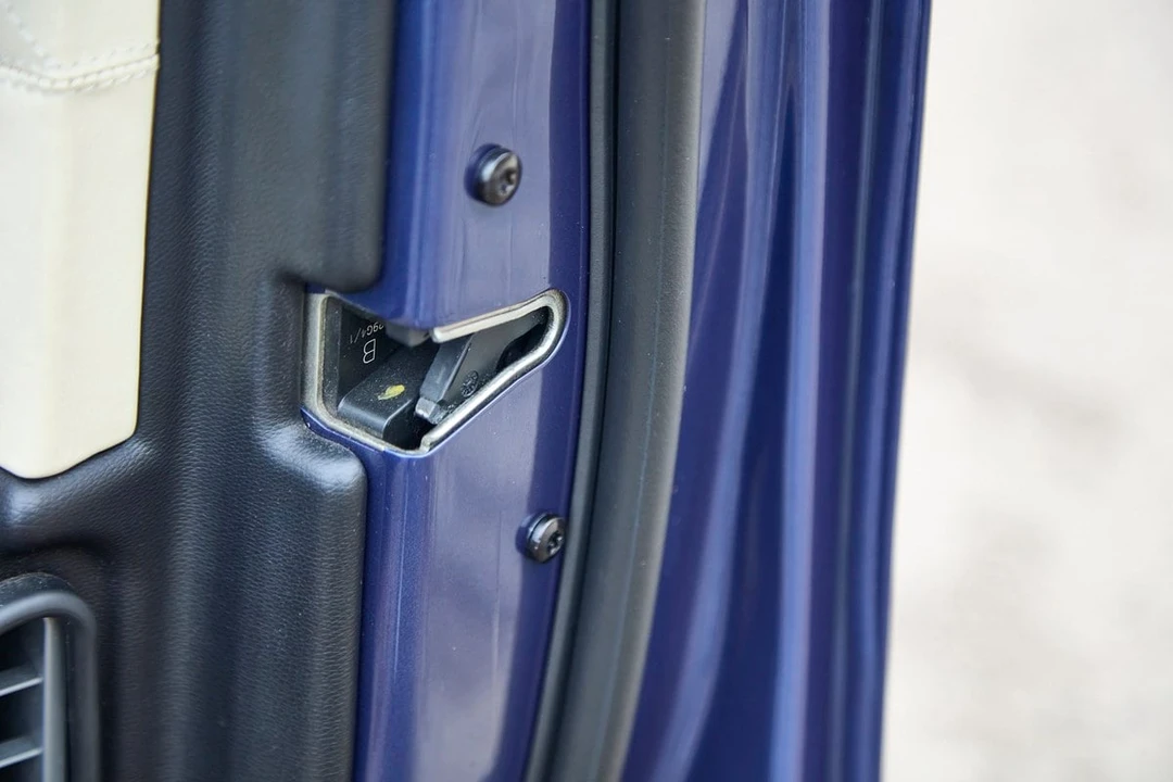 2004 BMW Alpina B7 - Image 25 of 30