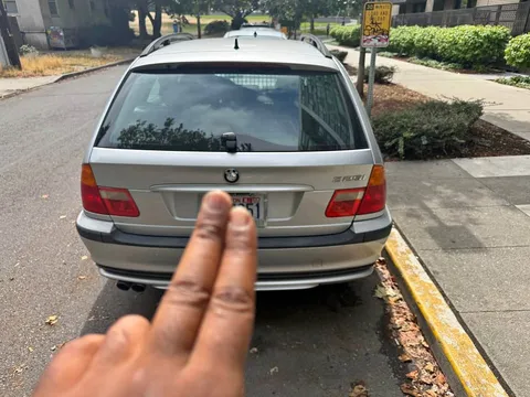 2004 BMW 325i