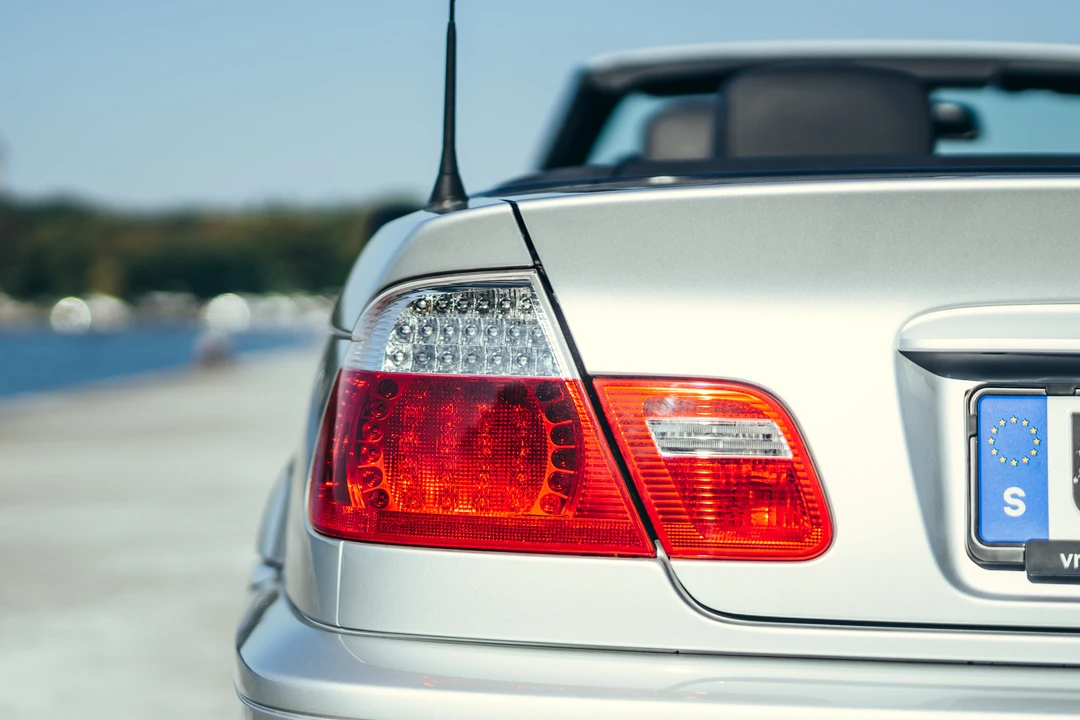 2004 BMW E46 330i & 330Ci - Image 23 of 31