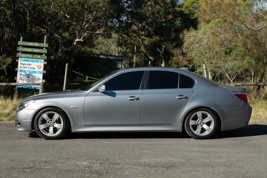 2004 BMW E60 545i & 550i Sedan - Image 7 of 31