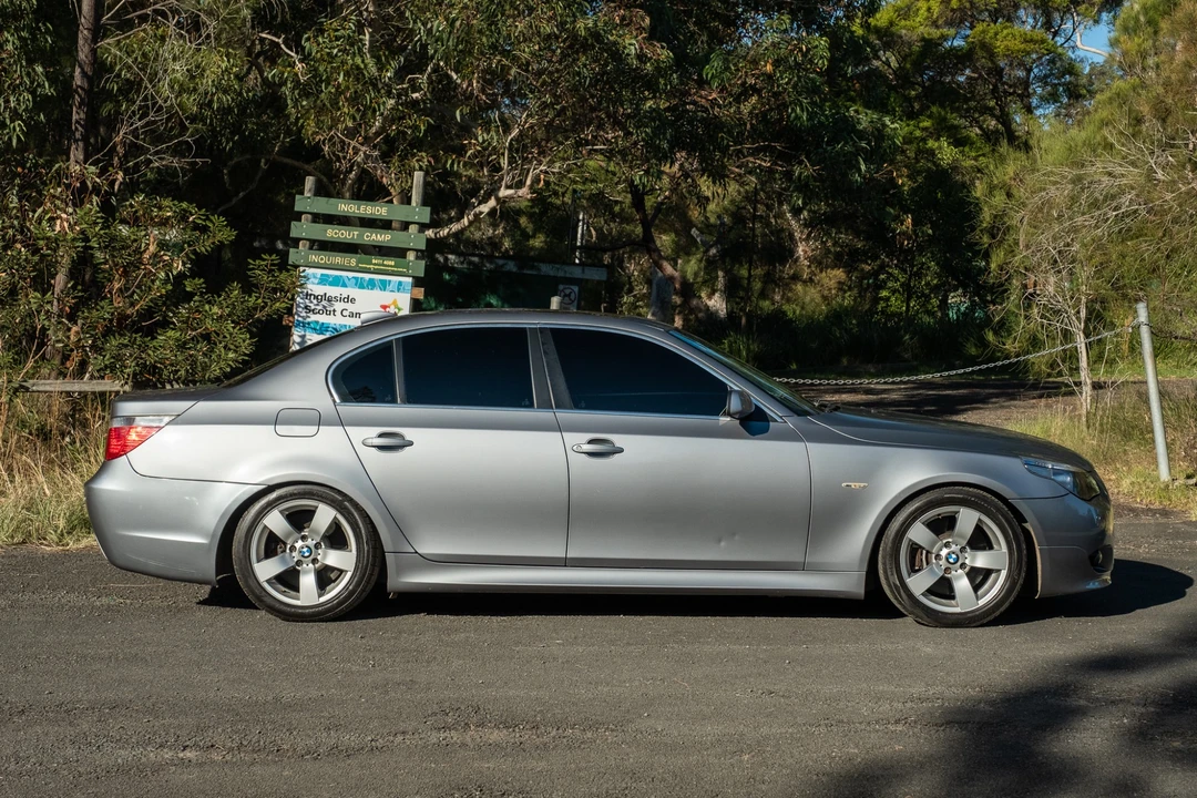 2004 BMW E60 545i & 550i Sedan - Image 11 of 31