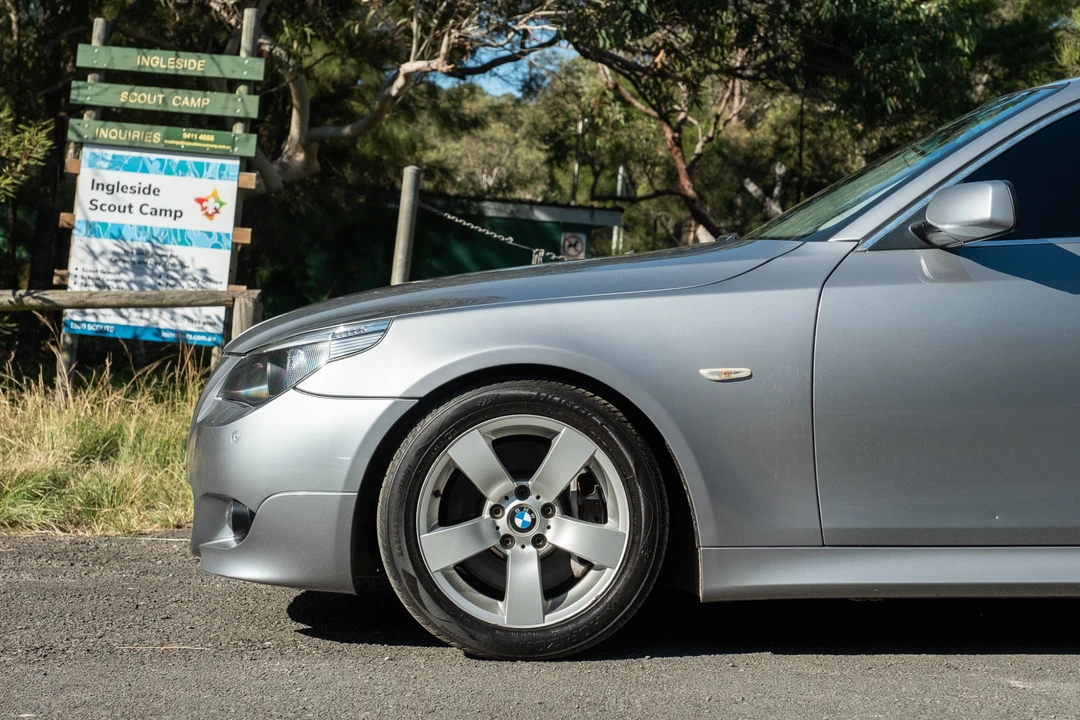 2004 BMW E60 545i & 550i Sedan - Image 24 of 31