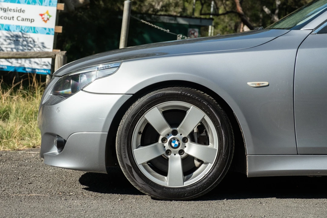 2004 BMW E60 545i & 550i Sedan - Image 25 of 31