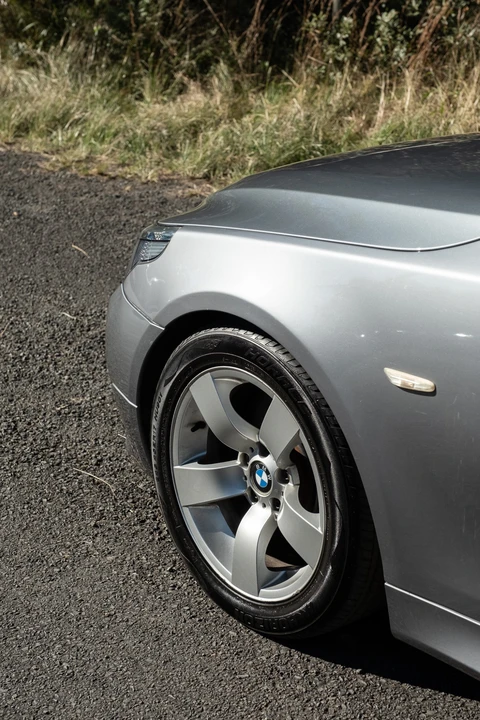 2004 BMW E60 545i & 550i Sedan - Image 16 of 31