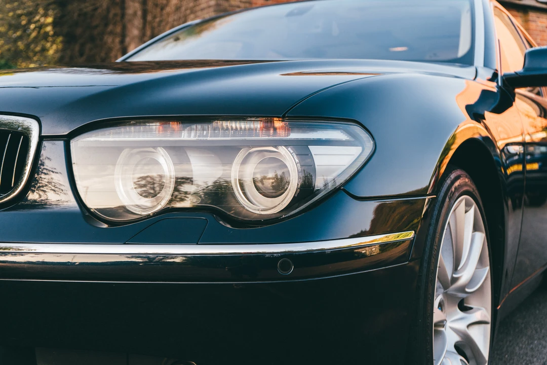 2004 BMW E65/E66 750i & 760i Sedan - Image 15 of 31