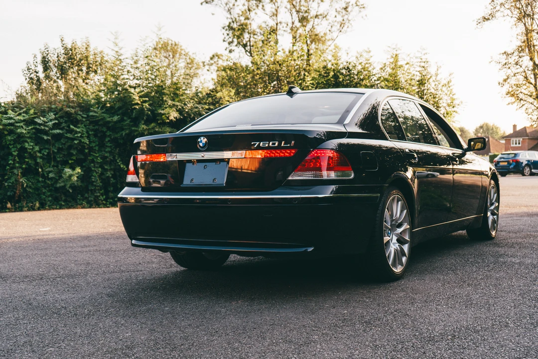 2004 BMW E65/E66 750i & 760i Sedan - Image 14 of 31