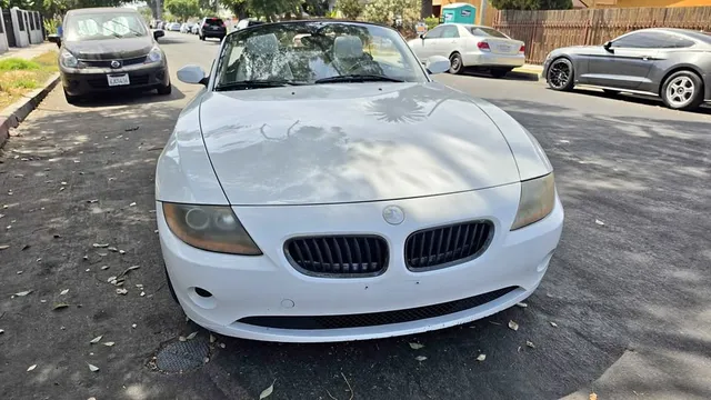 2004 BMW Z4 2.5i Roadster 2D
