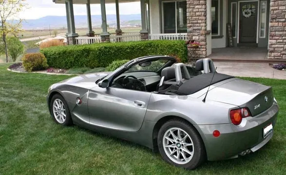 2004 BMW Z4 2.5i Roadster 2D