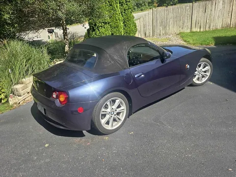 2004 BMW Z4 3.0i Roadster 2D