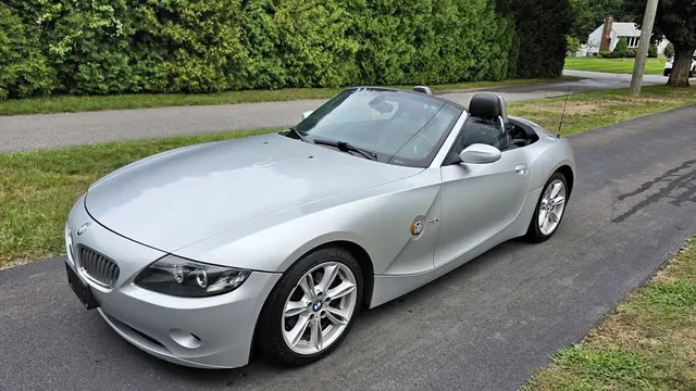 2004 BMW Z4 3.0si Roadster 2D