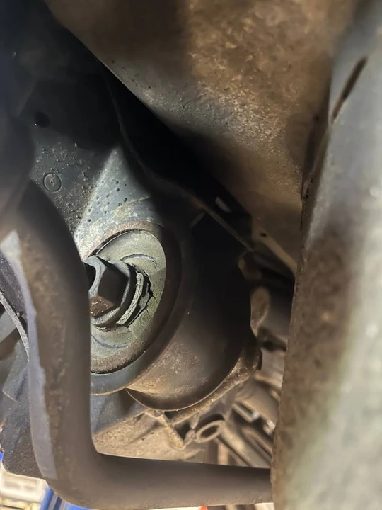 2004 BMW E46 330i & 330Ci - Image 18 of 24