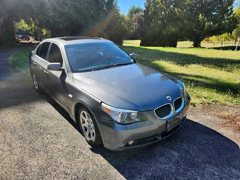 2004 BMW 525i