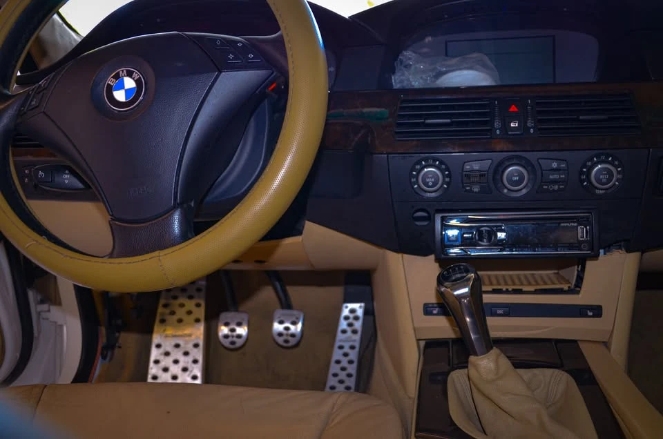 2004 BMW E60 5 Series Sedan - Image 14 of 20
