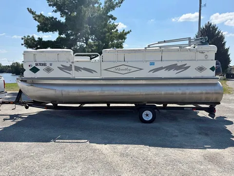 2004 Bentley Cruise 200 Pontoon Boat