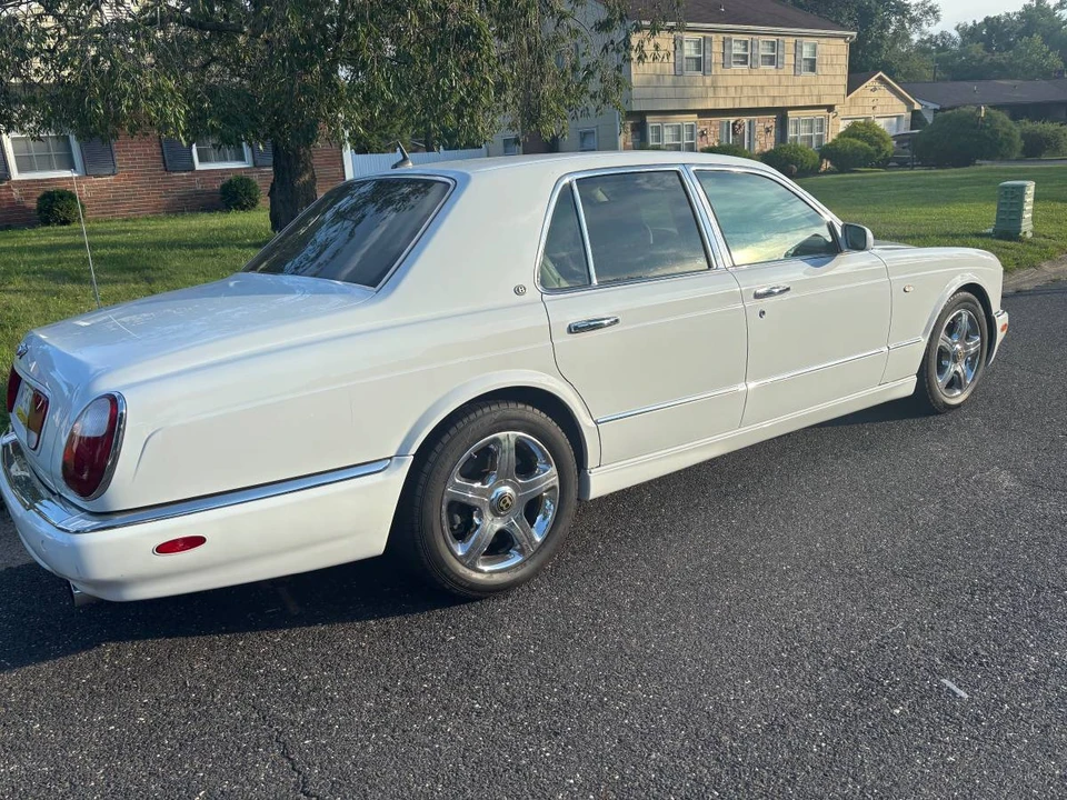 2004 Bentley Arnage R & RL - Image 2 of 5